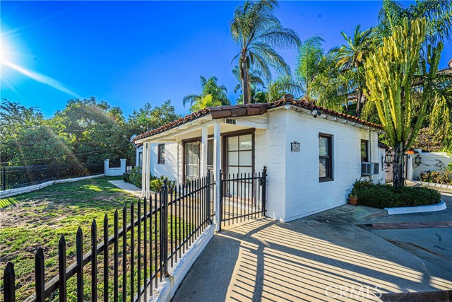 Detail Gallery Image 15 of 52 For 1249 Dorothea Rd, La Habra Heights,  CA 90631 - 3 Beds | 3 Baths