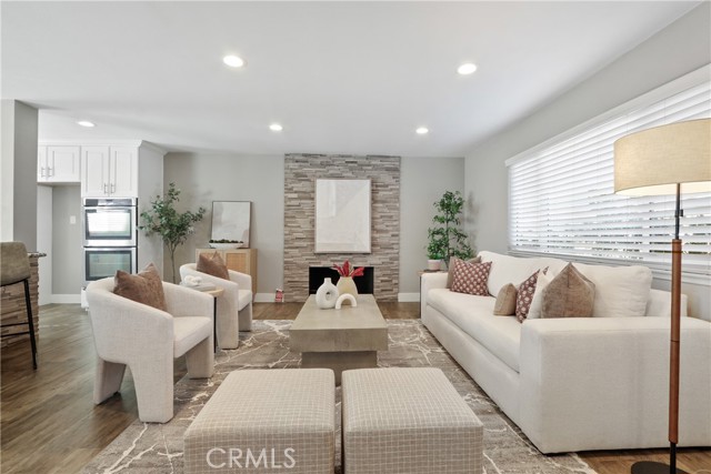 Front Image Thumbnail for CROC26015434