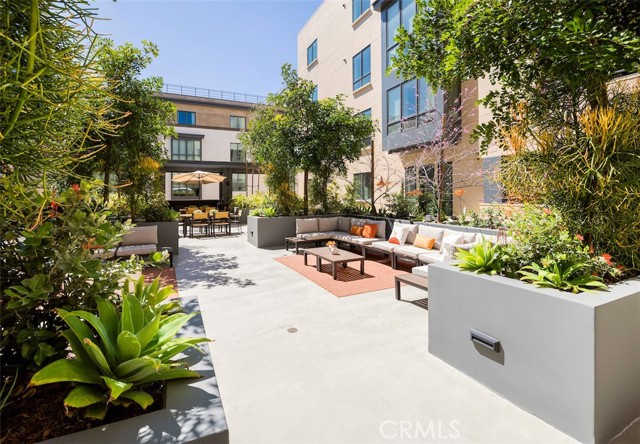 Detail Gallery Image 7 of 38 For 39 S Los Robles #5012,  Pasadena,  CA 91101 - 2 Beds | 1 Baths