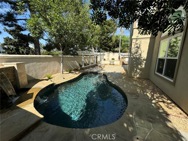 6 Lakeridge, Rancho Santa Margarita CA: https://media.crmls.org/medias/cd88e584-7c8b-405f-8518-36b948c1004a.jpg