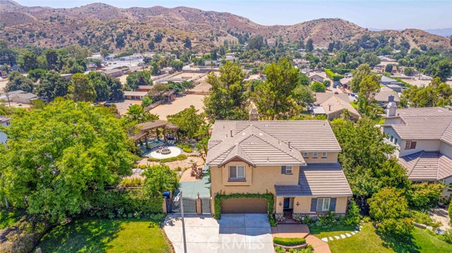 10266 Horsehaven Street, Sun Valley CA: https://media.crmls.org/medias/cd893cac-d97e-4605-ac9a-a5725de33e9f.jpg
