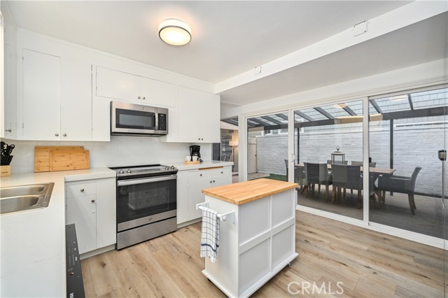 Detail Gallery Image 7 of 17 For 121 E Bay Front, Newport Beach,  CA 92662 - 3 Beds | 2 Baths