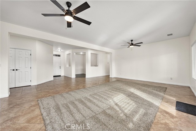 11515 Regarse, Bakersfield CA: https://media.crmls.org/medias/cd8a51b5-e23b-4fe3-9bf5-0a9f56206171.jpg