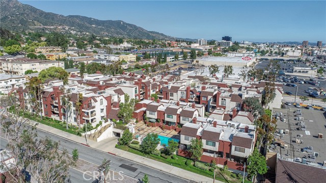 Detail Gallery Image 38 of 44 For 230 Bethany Rd #306,  Burbank,  CA 91504 - 2 Beds | 2 Baths