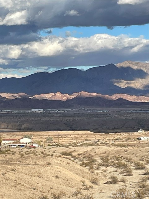 Detail Gallery Image 3 of 7 For 148372 Rio Vista St, Needles,  CA 92363 - 2 Beds | 2 Baths