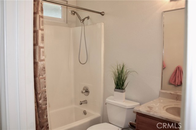 Detail Gallery Image 18 of 22 For 17041 a Ln #B,  Huntington Beach,  CA 92647 - 2 Beds | 2 Baths