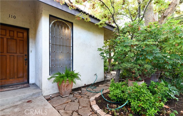 Detail Gallery Image 2 of 16 For 2890 Huntington #110,  Fresno,  CA 93721 - 3 Beds | 2/1 Baths