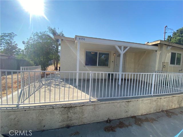 4550 Ambs Dr, Riverside, CA 92505