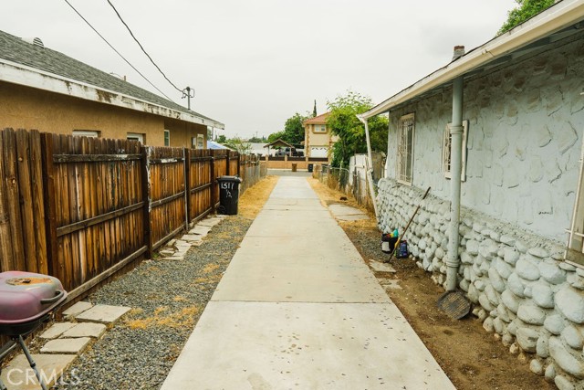 Guest House Driveway