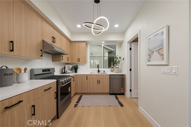 1025 La Cadena, B photo 15