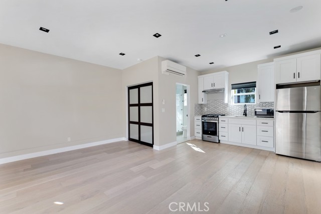 Detail Gallery Image 41 of 54 For 4941 Hesperia Ave, Encino,  CA 91316 - 5 Beds | 4 Baths