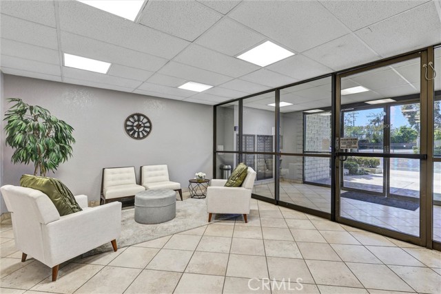 12400 Montecito Road, Seal Beach CA: https://media.crmls.org/medias/cd8f6791-bc95-46ca-9c97-3727e1c04929.jpg