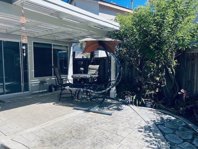 2 Maison, Aliso Viejo CA: https://media.crmls.org/medias/cd8fd72c-e98c-49db-9666-f92a73f9b527.jpg