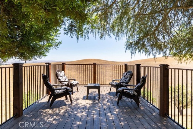 1226 Kapareil Lane, Paso Robles CA: https://media.crmls.org/medias/cd9062d8-78b2-4a50-9bdb-2c267a5d88cf.jpg