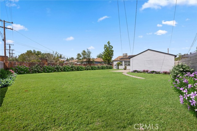 121 Myrtle Street, Bakersfield CA: https://media.crmls.org/medias/cd90e5a6-390c-4419-a080-7bf084253268.jpg