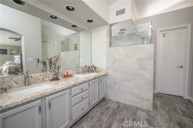 23791 Via De Gema Linda, Murrieta CA: https://media.crmls.org/medias/cd912cc1-f8e1-4c1f-81cc-364903ddcc8f.jpg