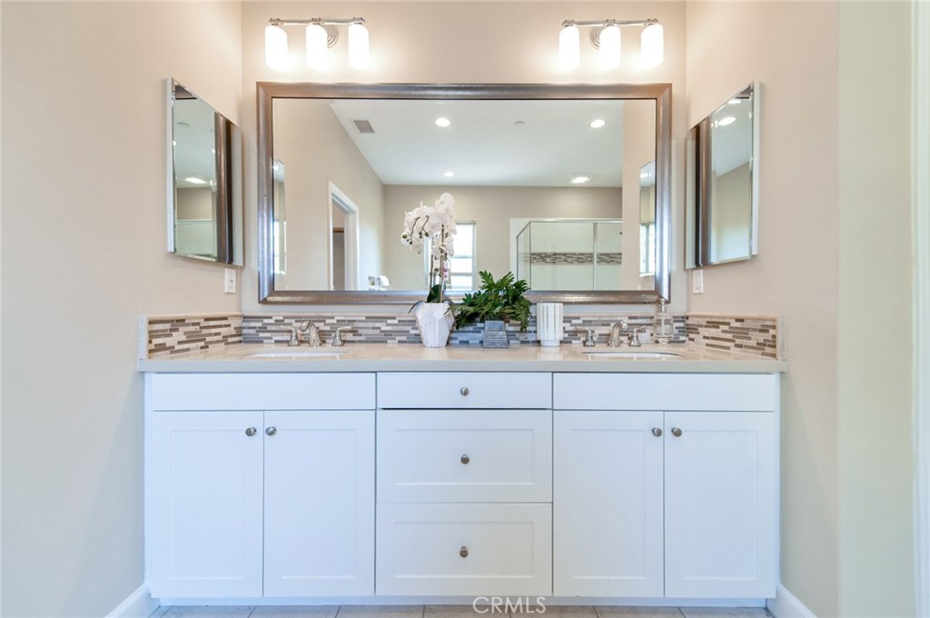 MLS #OC25254186 image #26