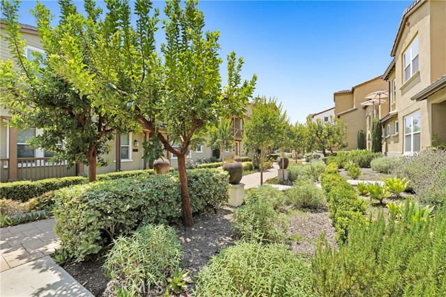 Detail Gallery Image 1 of 25 For 281 N Mar Vista Ave #23,  Pasadena,  CA 91106 - 3 Beds | 2/1 Baths