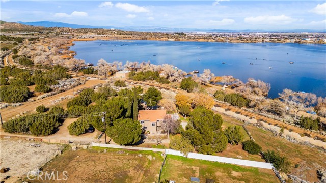 Detail Gallery Image 4 of 39 For 329 E Lago Lindo Rd, Palmdale,  CA 93550 - 3 Beds | 4 Baths