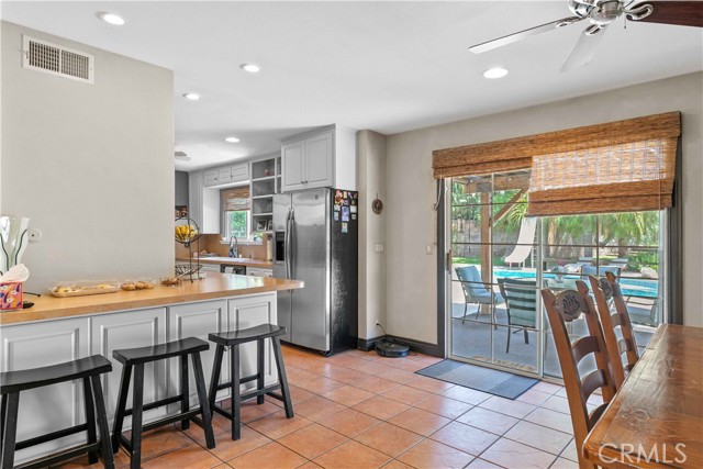 21101 Rosedell Drive, Saugus CA: https://media.crmls.org/medias/cd92adb5-9fca-4597-a729-8c5c4669a351.jpg