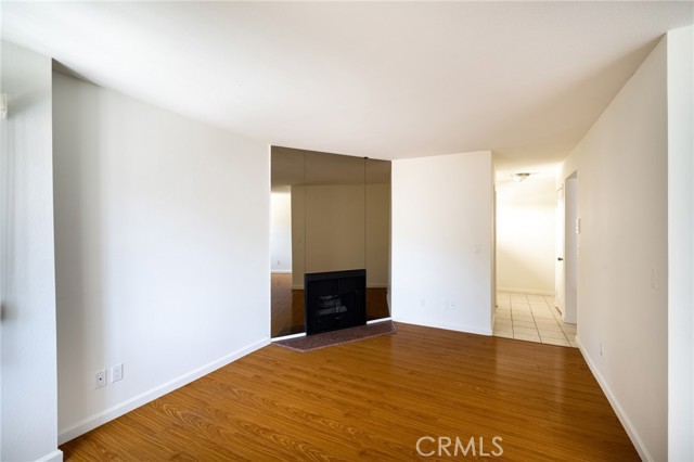 Detail Gallery Image 4 of 21 For 421 Palm Dr #4,  Glendale,  CA 91202 - 2 Beds | 2/1 Baths