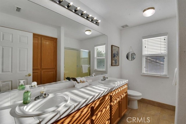 1882 Hunji Drive, Yuba City CA: https://media.crmls.org/medias/cd9349f4-b54d-4dab-8211-2b3c6b87c556.jpg