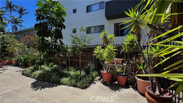 Detail Gallery Image 31 of 34 For 645 Westmount Dr #211,  West Hollywood,  CA 90069 - 1 Beds | 1 Baths