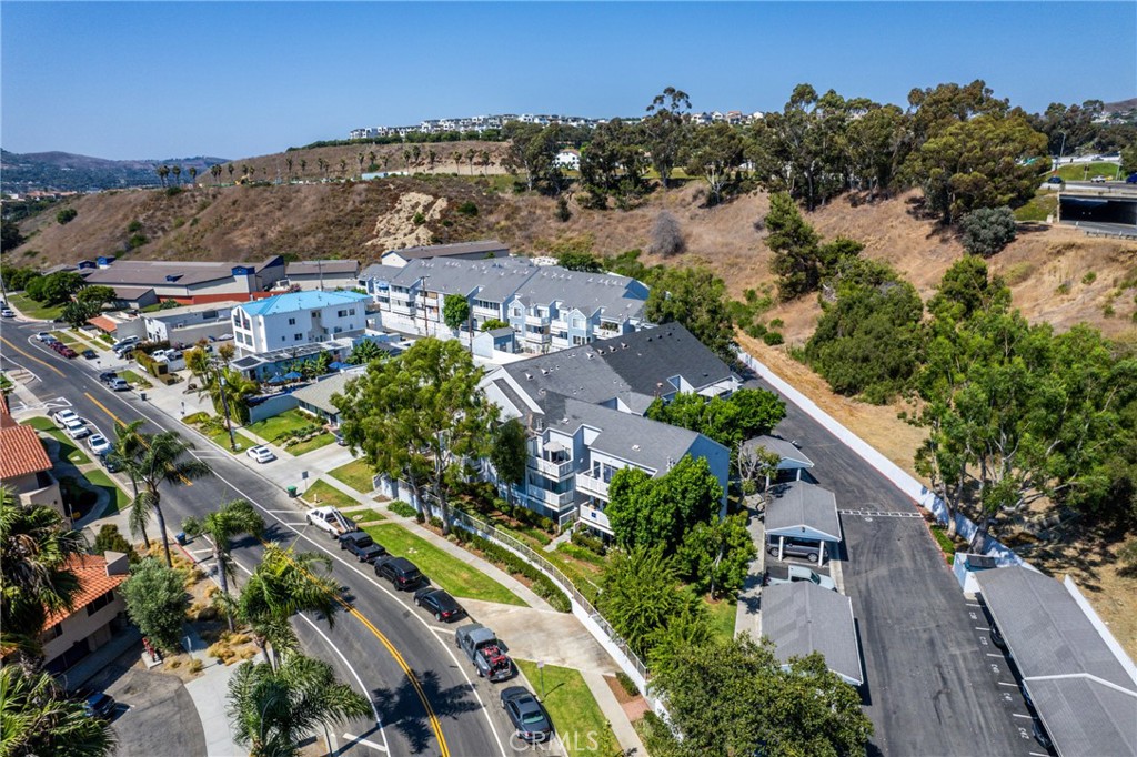 MLS #OC25248944 image #30