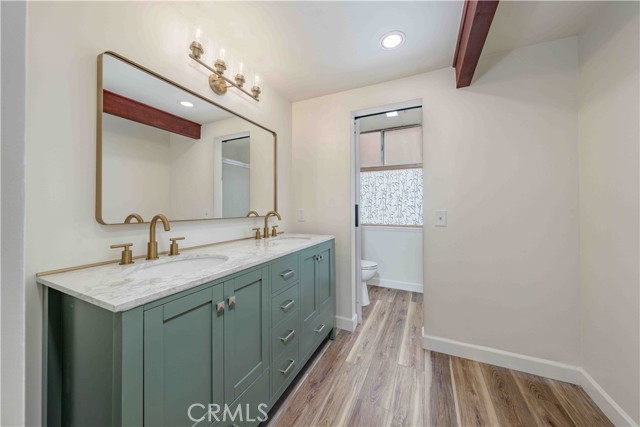5212 Chablis Circle, Irvine CA: https://media.crmls.org/medias/cd944db0-da37-4af3-9a1f-96c39a01db0e.jpg