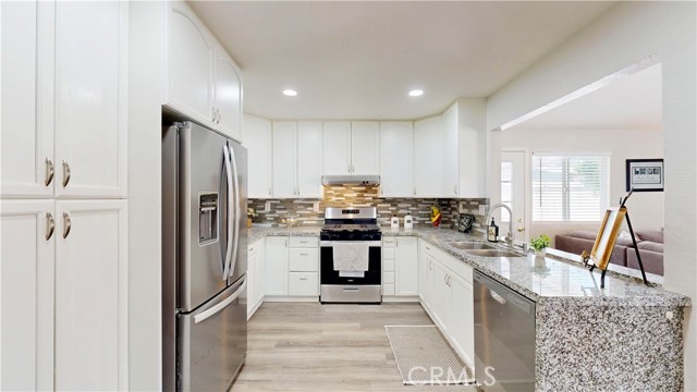 8007 New Salem Street, San Diego CA: https://media.crmls.org/medias/cd9530f6-abe2-4531-94d3-dc2260f562f9.jpg