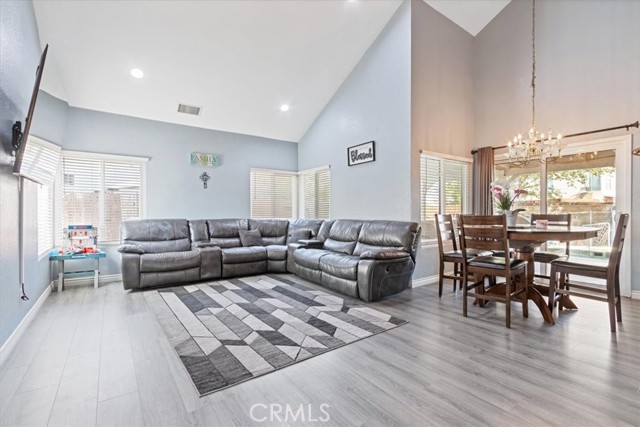 4023 Lexington Court, Palmdale CA: https://media.crmls.org/medias/cd957708-ee39-4a35-8faa-e31158f4968d.jpg