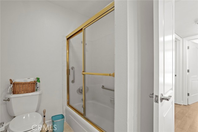 4915 Tyrone Avenue, Sherman Oaks CA: https://media.crmls.org/medias/cd962c16-c0bd-4d01-813f-c03716d8f97d.jpg