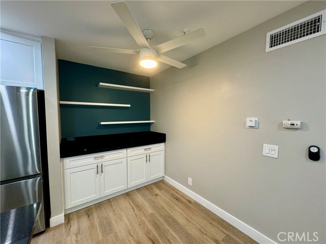 Detail Gallery Image 7 of 23 For 18232 Parkview Ln #107,  Huntington Beach,  CA 92648 - 1 Beds | 1 Baths