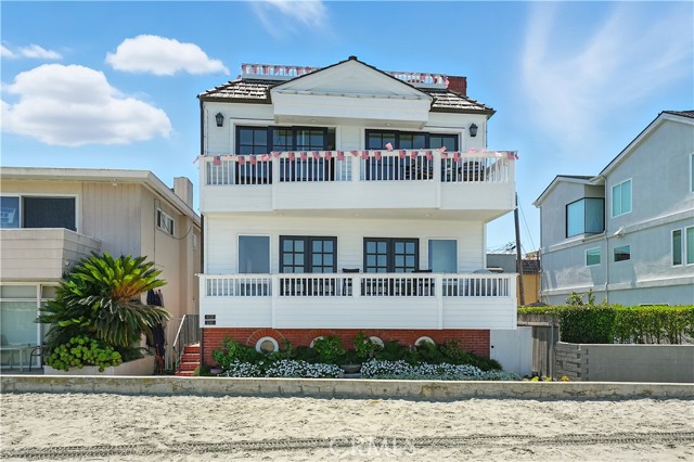Detail Gallery Image 1 of 26 For 6310 Bayshore Walk, Long Beach,  CA 90803 - 3 Beds | 2 Baths