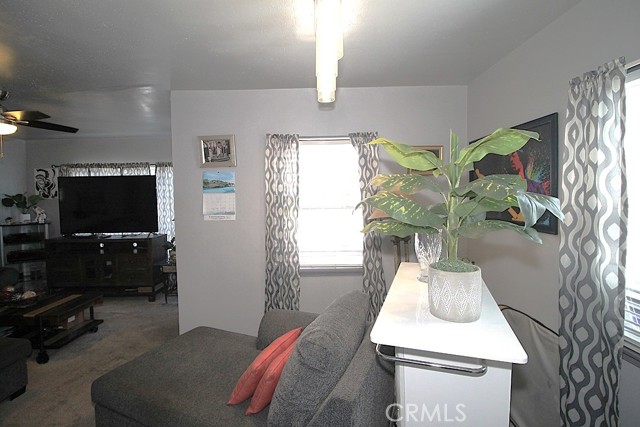 Detail Gallery Image 8 of 23 For 108 W Grandview Dr, Barstow,  CA 92311 - 2 Beds | 2 Baths
