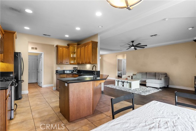 Detail Gallery Image 14 of 47 For 26820 Stirrup, Tehachapi,  CA 93561 - 3 Beds | 2 Baths