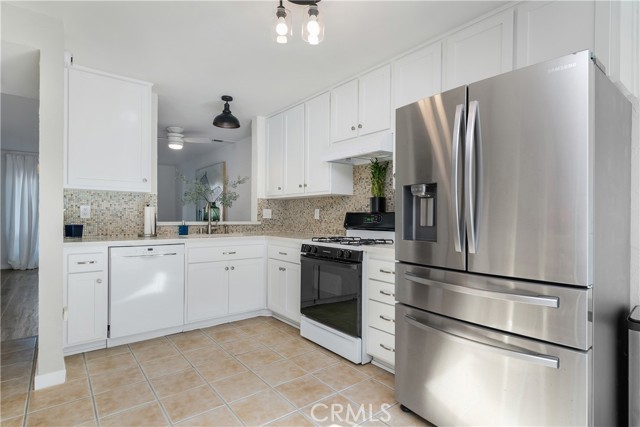 Detail Gallery Image 6 of 23 For 842 Bluebell Ct, Carlsbad,  CA 92011 - 2 Beds | 1/1 Baths