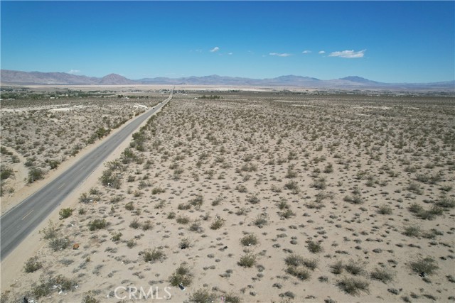 769 Meridian Road, Lucerne Valley CA: https://media.crmls.org/medias/cd9807b5-e7a1-4576-8171-462dfc046cb2.jpg