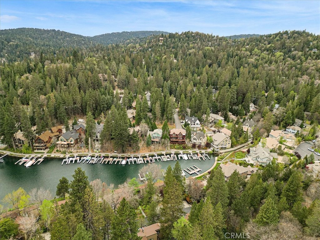 https://media.crmls.org/medias/cd985bb2-992f-4b63-b258-4f376a711981.jpg?preset=X-Large