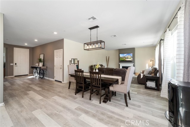 Detail Gallery Image 16 of 55 For 30543 Silky Lupine, Murrieta,  CA 92563 - 5 Beds | 3 Baths