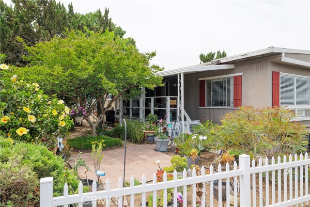 3700 Buchanan, Riverside CA: https://media.crmls.org/medias/cd98b80c-2017-49df-b103-30cfcc4ee4b0.jpg