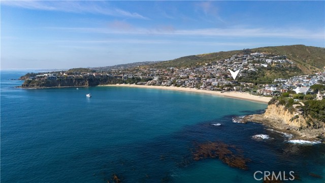 86 Emerald Bay, Laguna Beach CA: https://media.crmls.org/medias/cd98f2df-bf9c-4761-99a3-7003542fc8b1.jpg