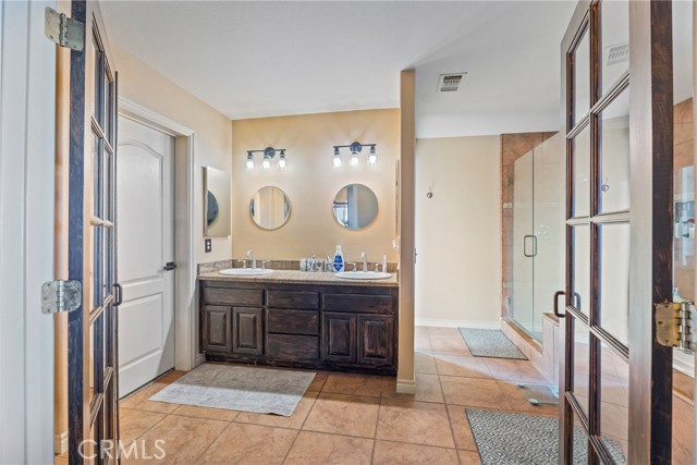 23053 Roundup Way, Apple Valley CA: https://media.crmls.org/medias/cd990667-97c9-4930-b3a6-d2ec02b7dc60.jpg