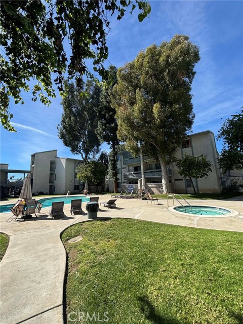 Detail Gallery Image 4 of 33 For 21800 Schoenborn St #217,  Canoga Park,  CA 91304 - 1 Beds | 1 Baths