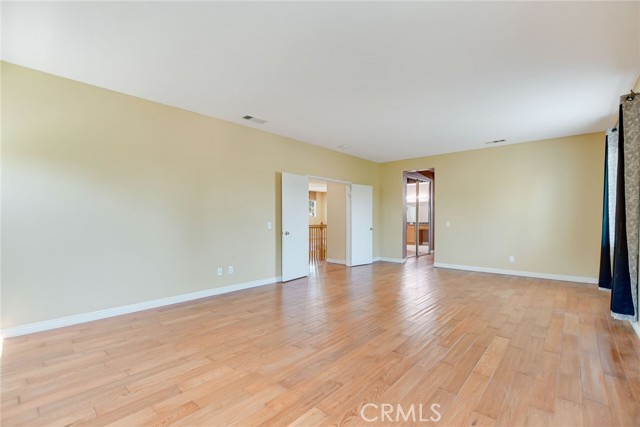 12139 Serra Avenue, Chino CA: https://media.crmls.org/medias/cd997e19-ce99-4544-8e11-9432b7a55db5.jpg