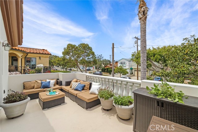 124 Irena Avenue, Redondo Beach, California 90277, 3 Bedrooms Bedrooms, ,2 BathroomsBathrooms,Residential,Sold,Irena,SB23093847