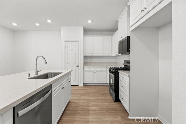 Detail Gallery Image 3 of 15 For 4197 E Carmel Privado, Ontario,  CA 91761 - 3 Beds | 2/1 Baths
