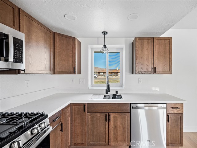Detail Gallery Image 13 of 38 For 16548 Quinnault, Apple Valley,  CA 92307 - 3 Beds | 2 Baths