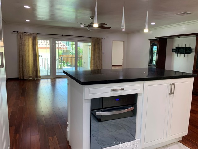 220 Laurel Avenue, Arcadia CA: https://media.crmls.org/medias/cd9a843c-de80-4685-bc5a-a932ec111b34.jpg