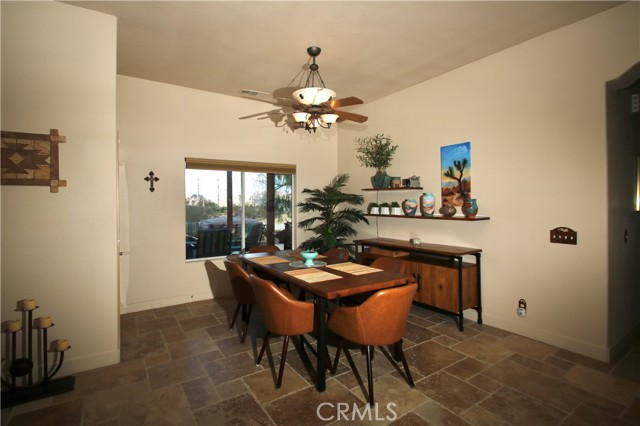 7125 Sunny Vista Road, Joshua Tree CA: https://media.crmls.org/medias/cd9a85a2-098c-47f8-816e-985f1c4b3a3e.jpg